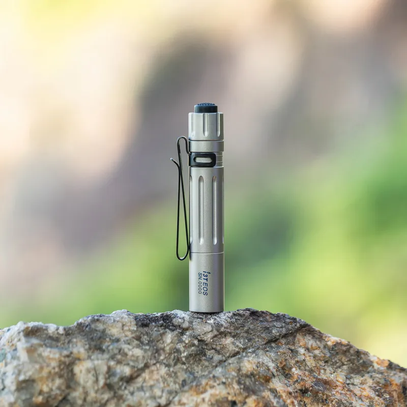 限定バージョン】 OLIGHT i3T EOS Ti チタン製 LEDフラッシュライト
